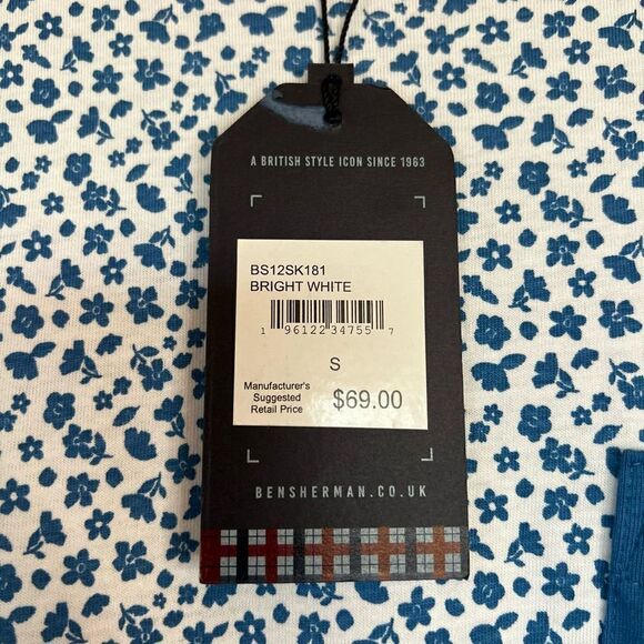 Ben Sherman Floral Print T Shirt Blue and White Size Small NWT - Picture 4 of 7